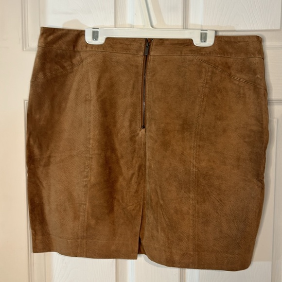 Ladies size L-XL Brown Suede Skirt - Picture 2 of 10